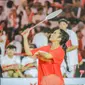 Krisdayanti menjamu Puan Maharani dalam badminton laga persahabatan partai ganda campuran yang digelar di Istora Senayan Jakarta, Minggu (14/1/2024). (Foto: Dok. Instagram @krisdayantilemos)