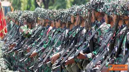 Citizen6, Surabaya: Korps Marinir melibatkan 1.837 prajurit dan material tempur Korps Marinir, dalam Latihan Armada Jaya XXXI/2012 di Kesatrian Marinir Supraptono, Semarung, Surabaya ini. (Pengirim: Kuwadi Sintel)