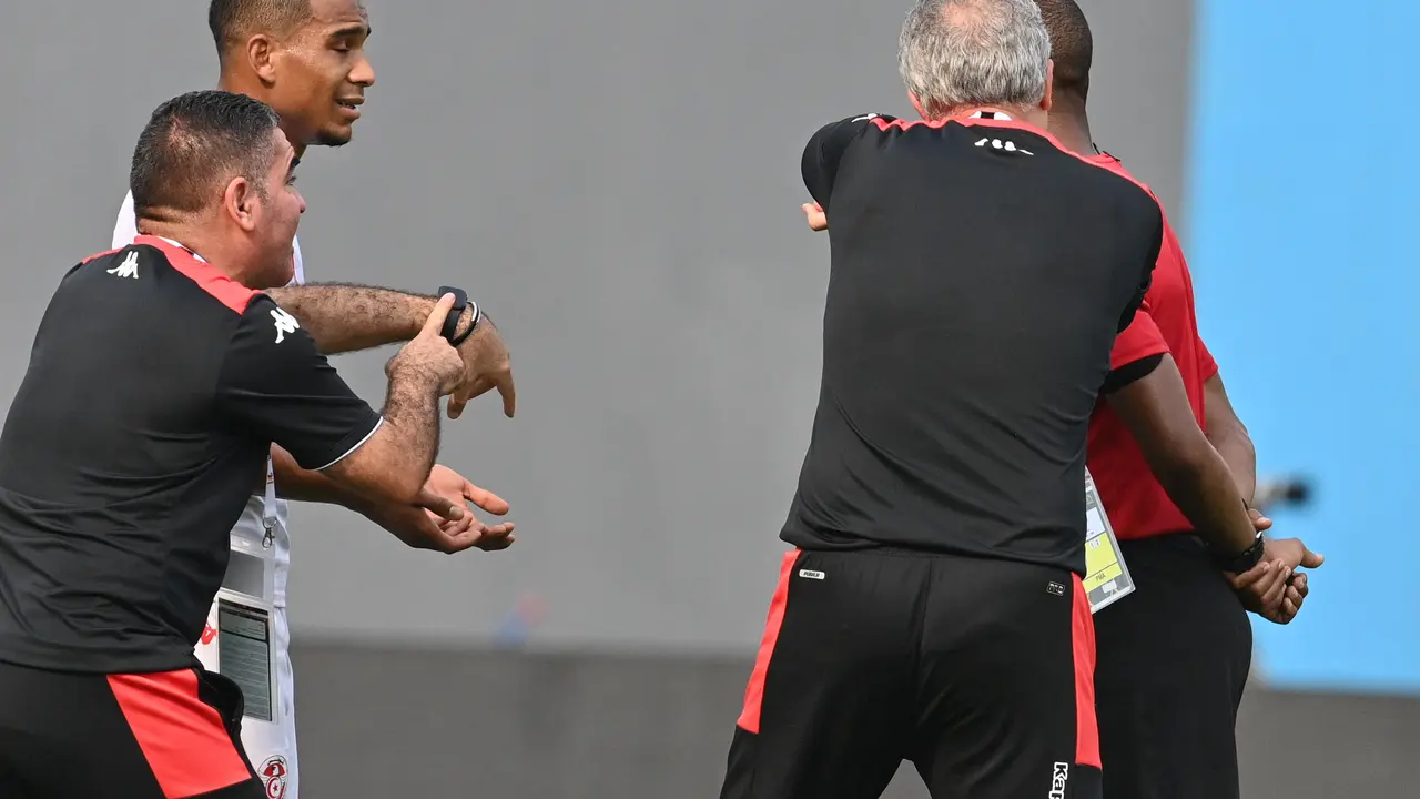 Wasit asal Zambia, Janny Sikazwe