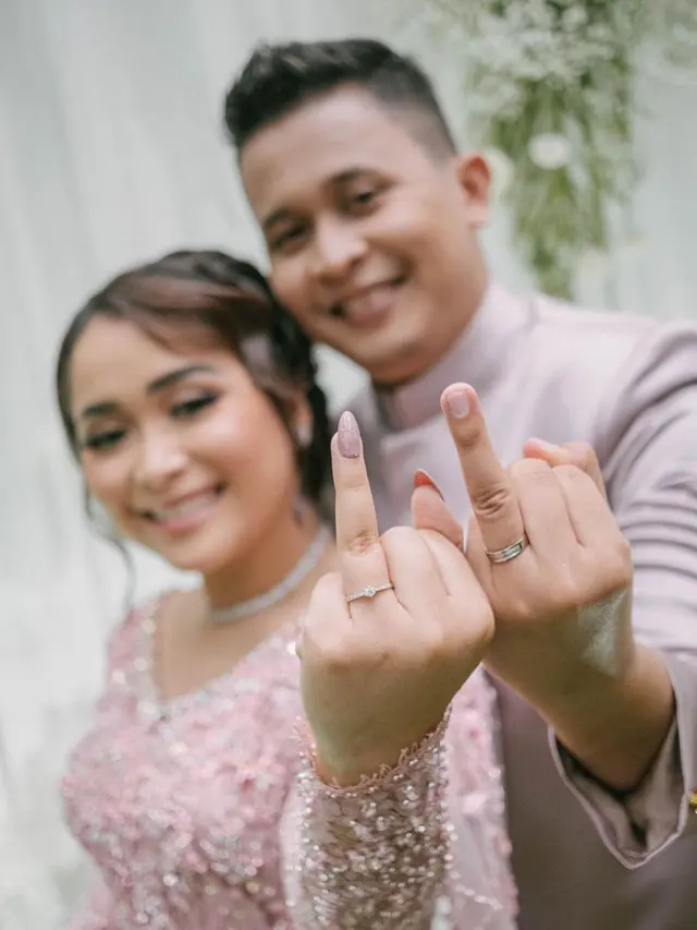6 Potret Lamaran Syifa Adik Ayu Ting Ting, Digelar di Resort Mewah