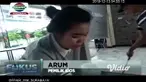 Salah seorang ASN Pemkab Bojonegoro Arifin menuturkan, angin bertiup kencang dari sebelah selatan gedung pemkab. Lalu bertiup ke arah utara hingga membuat pohon-pohon di sekitar gedung 7 lantai itu banyak yang tumbang. Puluhan motor pegawai juga terg...
