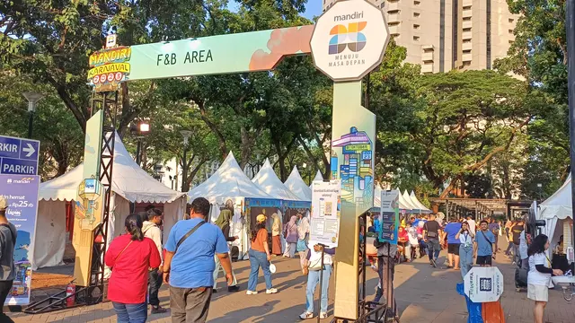 PT Bank Mandiri Tbk merayakan HUT ke-25 dengan menggelar Mandiri Karnival 2023 di Parkir Timur Senayan, Gelora Bung Karno (GBK), Jakarta pada 7-8 Oktober 2023. (Maulandy/Liputan6.com)