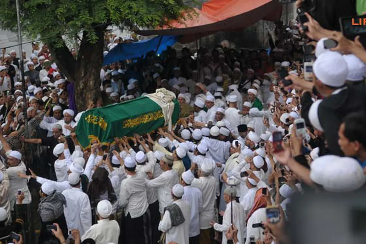 pemakaman-habib-130916d.jpg