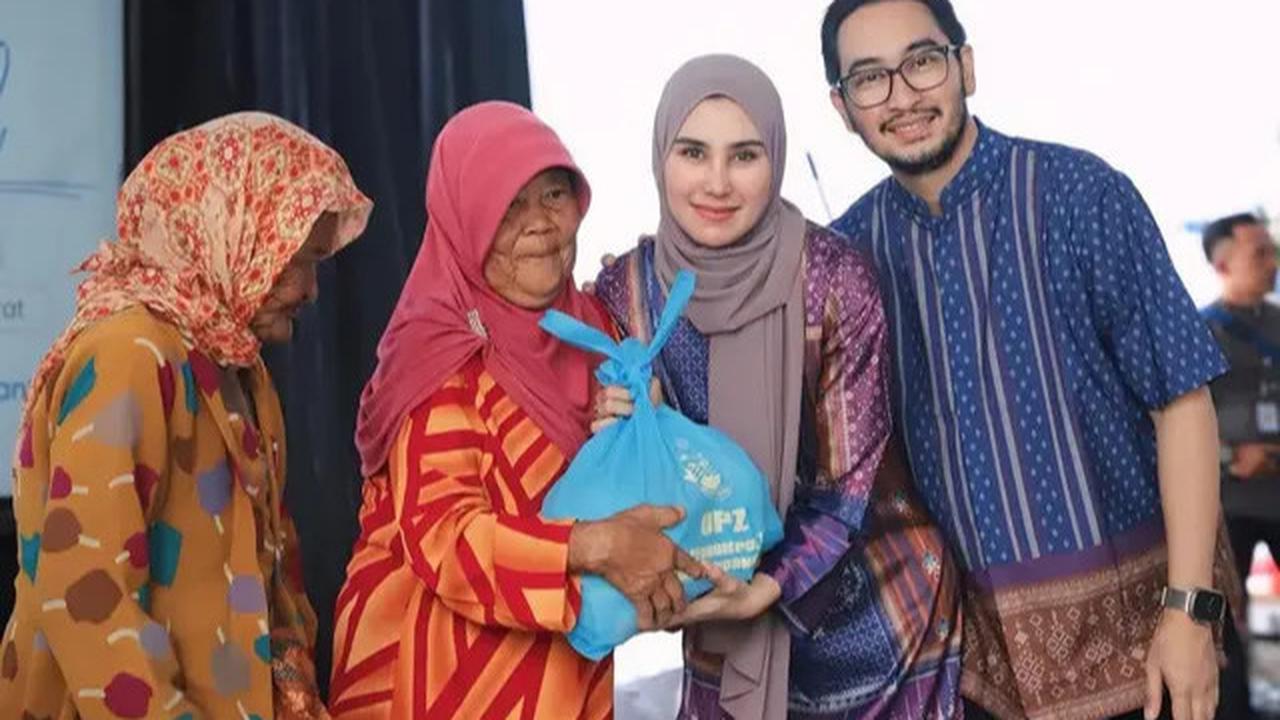 7 Outfit Ibu Pejabat Berhijab ala Syahnaz Sadiqah di 2025, Berwibawa dan Elegan