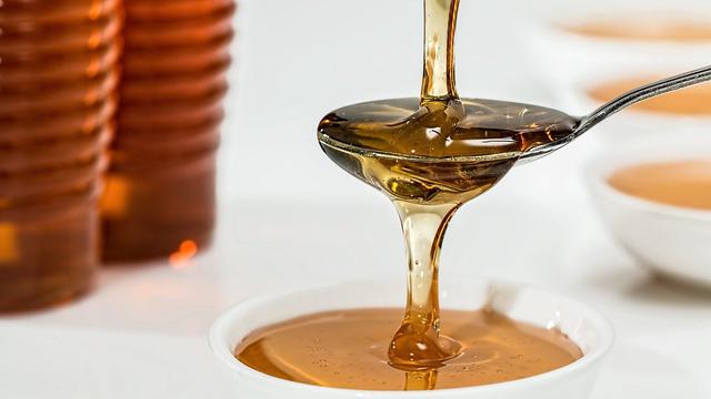 Salah satu cara menghilangkan ketombe adalah dengan memakai shampo yang dibuat khusus untuk memberantas ketombe di kepala. 9 Cara Menghilangkan Daki Di Kulit Dengan Bahan Alami Mudah Dan Efektif Hot Liputan6 Com