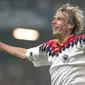Juergen Klinsmann  menjadi salah satu pencetak gol terbanyak bagi timnas Jerman, klinsmann menempati peringkat kelima dengan total 47 gol. Gol pertama Klinsmann terjadi pada 27 April 1988. (AFP/Olivier Multhaup)