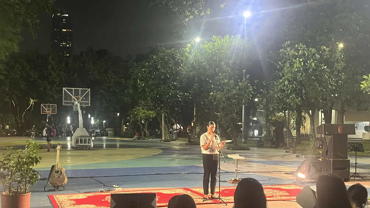 Istri mantan Menteri Pendidikan, Kebudayaan, Riset, dan Teknologi (Mendikbudristek) Nadiem Makarim, Franka Makarim, menggelar malam doa bersama di Taman Menteng, Jakarta Pusat, Jumat malam (26/6/2026). (Liputan6.com/Radityo)