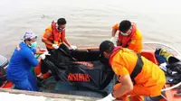 Tim SAR menemukan jenazah korban kapal tenggelam di perairan Muara Jungkat, Mempawah, Kalimantan Barat (Foto: SAR Pontianak)