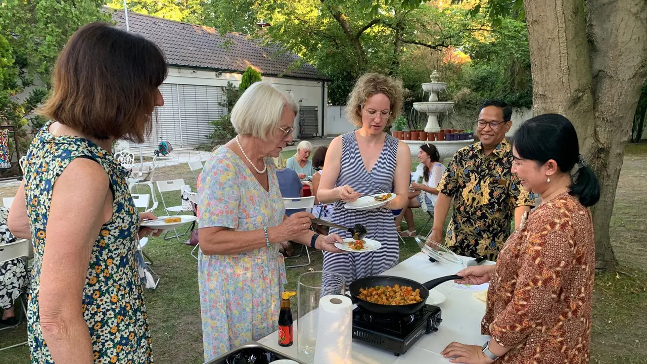 Oseng tempe di acara Indonesien Abend mit Kochkurs di Frankfurt, Jerman.