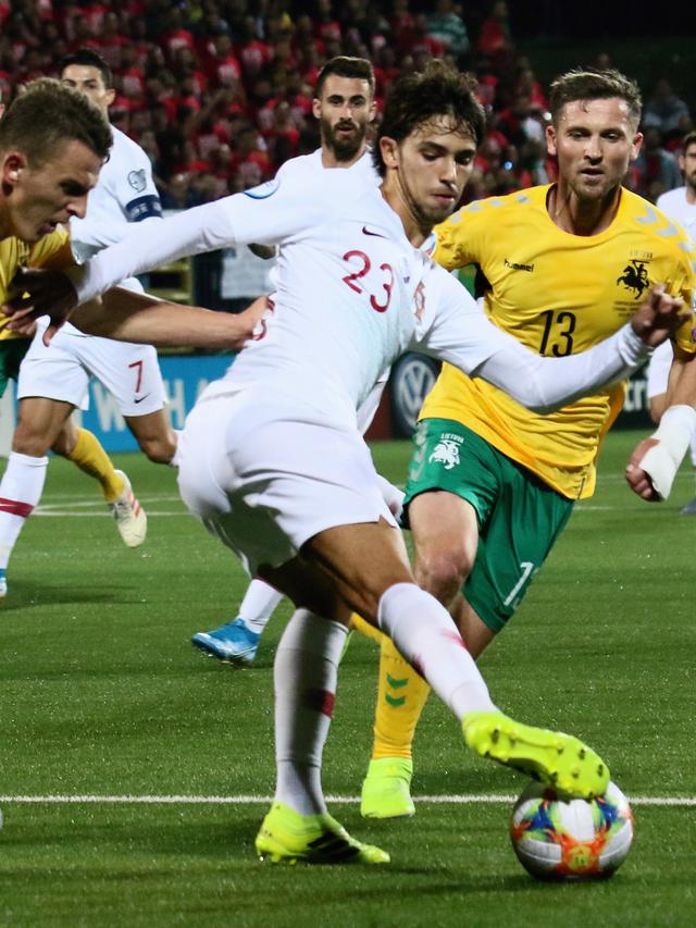 Ronaldo Bikin 4 Gol, Portugal Kalahkan Lithuania di Kualifikasi Euro 2020