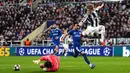 Meskipun begitu, mereka tetap tampil 'all out' dan menguasai jalannya pertandingan. (AP Photo/PA/Martin Rickett)