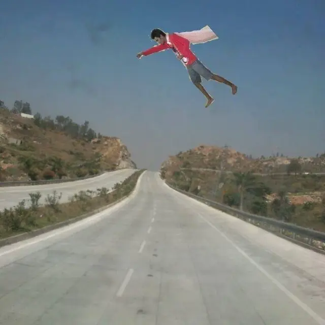 6 Editan Foto Orang Terbang Ini Gagal Total, Absurd Banget