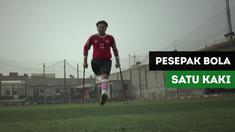 Berita video mengenai Mohamed Salah yang menjadi sumber inspirasi bagi para pesepakbola difabel dengan satu kaki untuk membentuk tim dan berlatih serius.