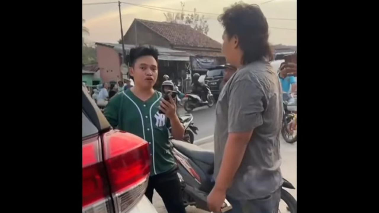Banyak netizen yang ikut berkomentar dengan peristiwa yang menimpa Dodhy Kangen Band.<br>