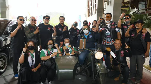 Ridwan Kamil Bonceng Legenda Pembalap Indonesia Keliling Kota Mataram