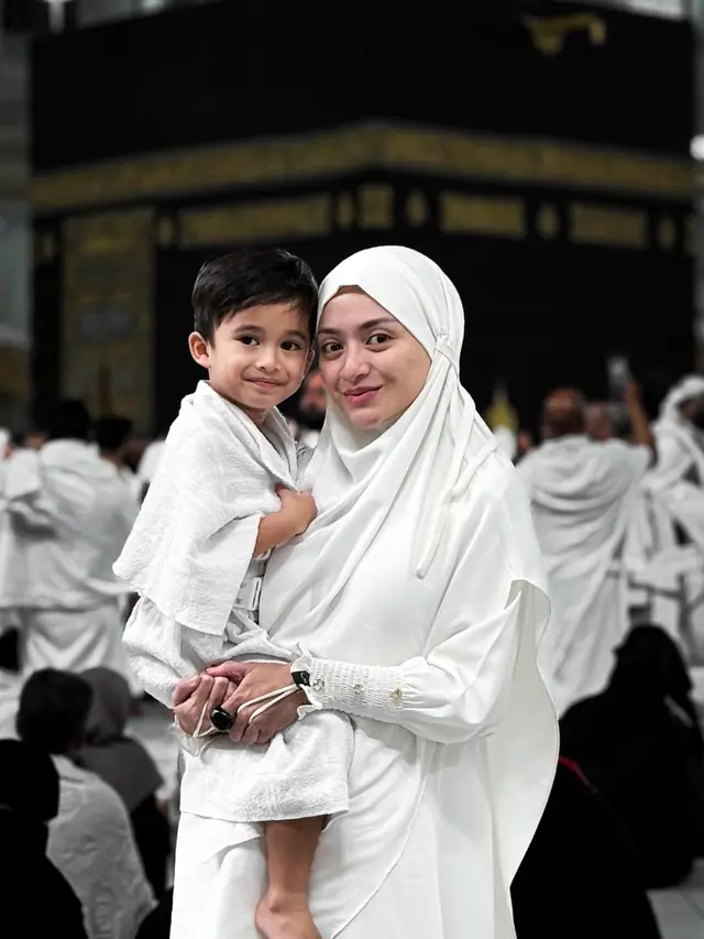 12 Artis Umrah pada Ramadan 2026, Febby Rastanty hingga Nathalie Holscher