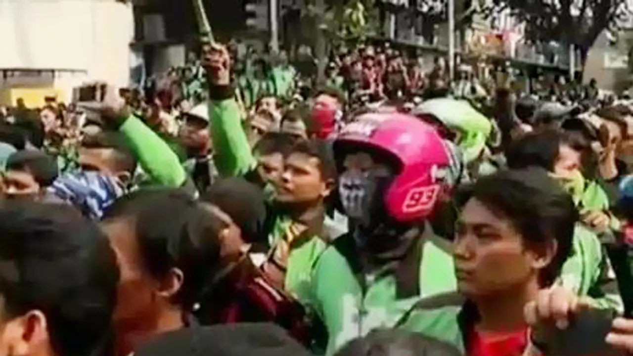 Pengemudi Go-Jek Demo