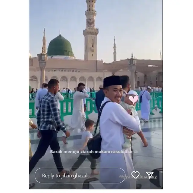 6 Momen Ustaz Syam dan Jihan Ajak Anak Umrah Pertama Kali di Usia 5 Bulan