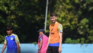 Odivan Koerich, bek Arema FC asal Brasil di BRI Super League 2025/26. (Bola.com/Iwan Setiawan)