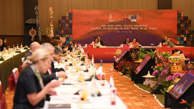 Para menteri keuangan dan gubernur bank sentral negara anggota G20 melangsungkan High Level Breakfast Discussion on Climate Mitigation.