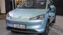 Bagian bumper yang dihiasi lekukan-lekukan halus. Grill kecil disematkan di bagian bawah dengan bentuk trapesium yang sporty. (Source: paultan.org)