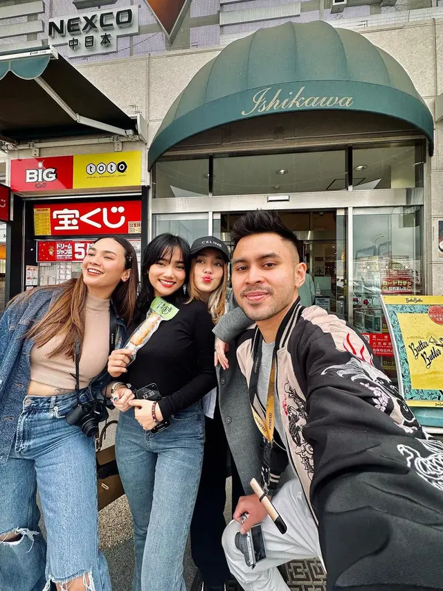 Fuji Liburan ke Jepang (Foto: instagram fuji_an)
