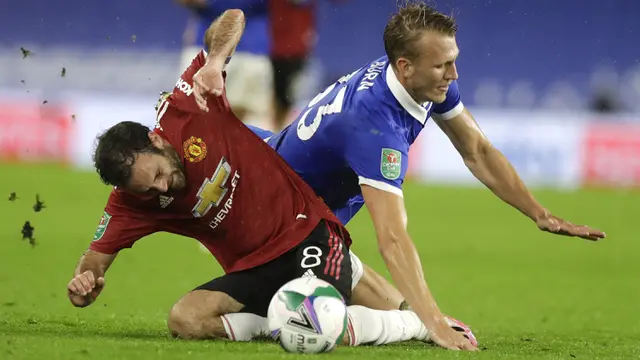 Paul Pogba Cetak Gol, Manchester United Hajar Brighton 3-0 di Piala Liga Inggris