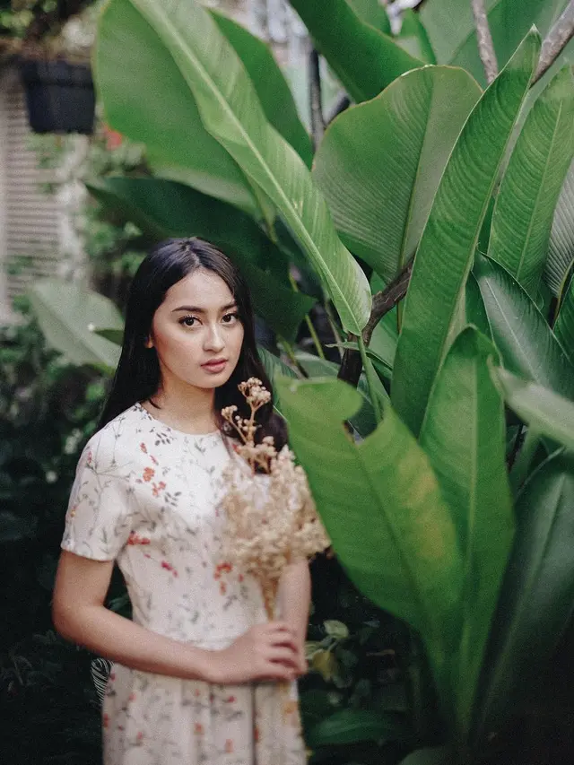 6 Gaya Pemotretan Memes Prameswari dengan Berbagai Tema Ini Curi Perhatian