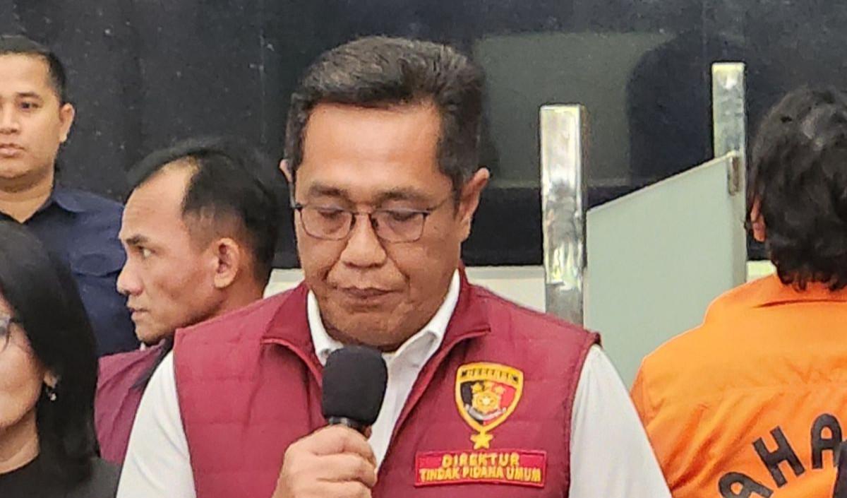 Berdasarkan hasil verifikasi data base senjata api di Baintelkam Polri, satu senjata di antaranya terdaftar milik Dito. Sementara dua lainnya tidak terdaftar.<br>