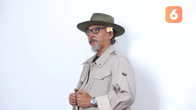 [Fimela] Sujiwo Tejo Media Visit Film Mangkujiwo