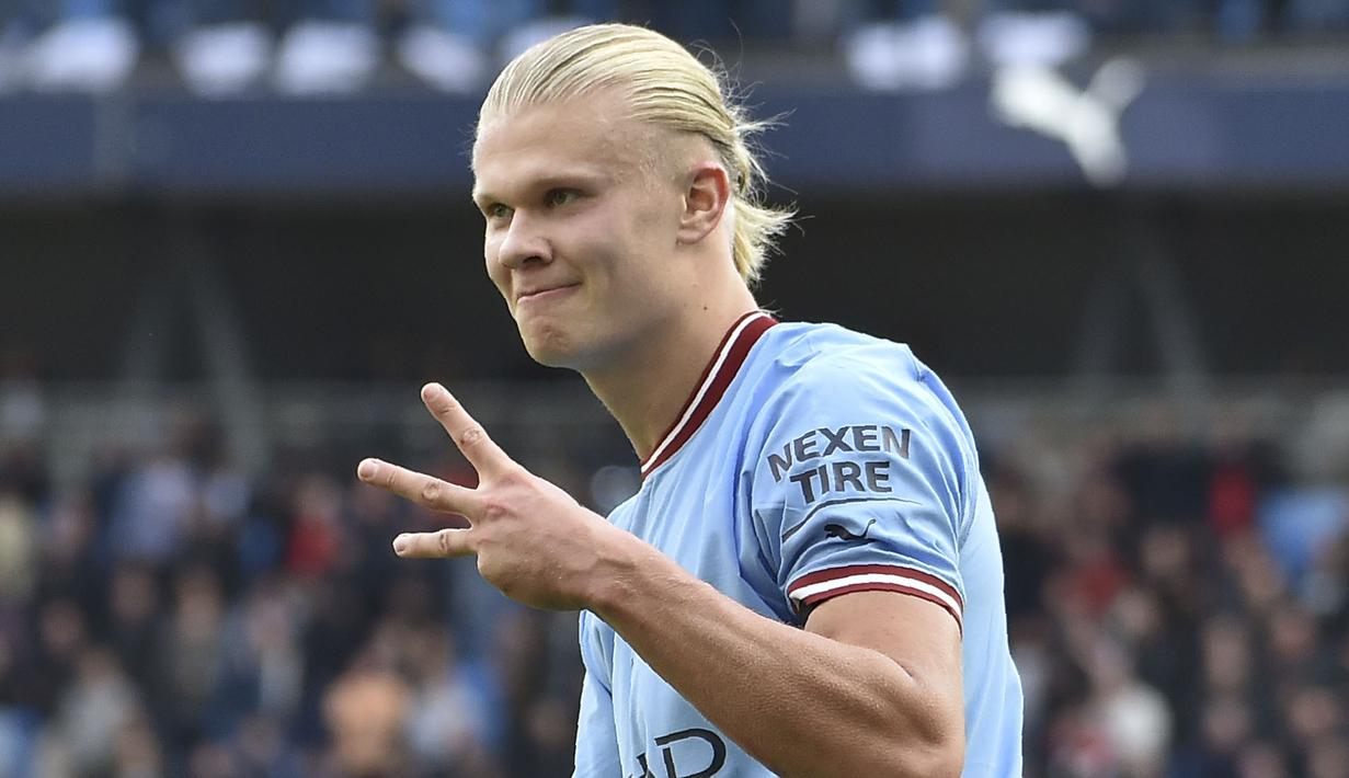 <p>Pemain Manchester City, Erling Haaland merayakan gol ketiga timnya saat laga lanjutan Liga Inggris 2022/2023 antara Manchester City melawan Manchester United di Etihad Stadium, Manchester pada Minggu (02/10/2022) malam WIB. (AP/Rui Vieira)</p>