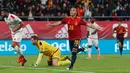 Pemain Spanyol Santi Cazorla merayakan golnya ke gawang Malta pada babak kualifikasi Grup F Piala Eropa 2020 di Stadion Ramon de Carranza, Cadiz, Spanyol, Jumat (15/11/2019). Spanyol menang 7-0. (AP Photo/Miguel Morenatti)