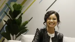 Atlet berkuda Indonesia, Ivana Putri Santosa, memberi keterangan saat konpers di FX Sudirman, Jakarta, Jumat (8/11). Ivana mendapat kesempatan untuk tampil pada Asian Equestrian Federation (AEF) di Qatar pada 2020. (Bola.com/M Iqbal Ichsan)