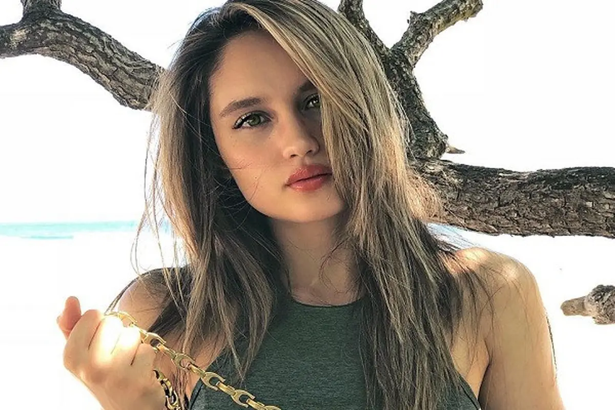 Cinta Laura