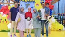 Hadir Vebby Palwinta bersama suami serta anak dan juga Nina Septiani untuk memeriahkan acara ulang tahun anak pertama Tya dan Irfan. [Instagram/tya_ariestya]