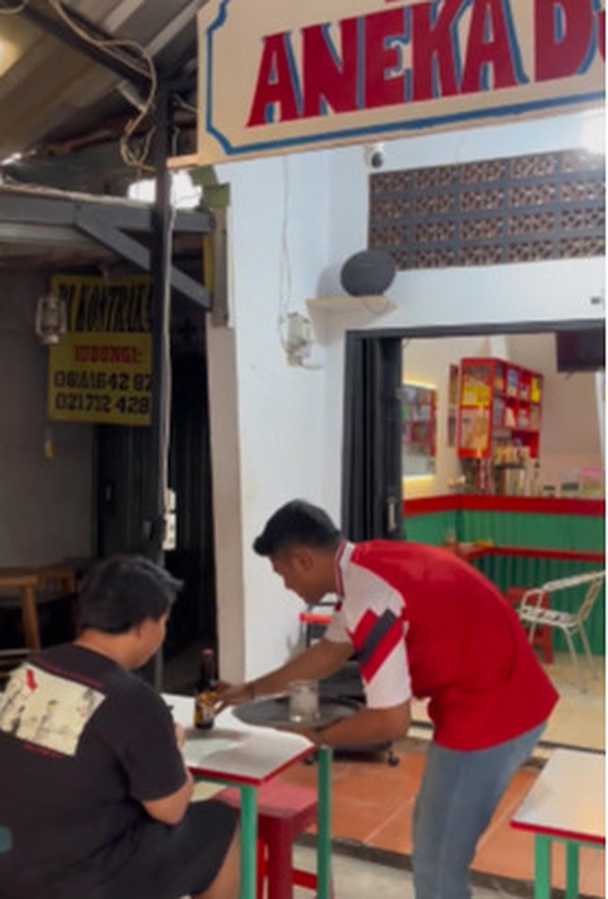 Sosok Anggota TNI AL Panen Pujian