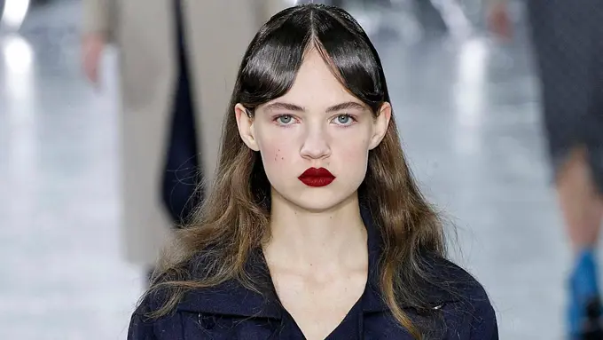 [Bintang] Tampil Modern Saat ke Kantor dengan Inspirasi Gaya Rambut dari Desainer Kenamaan