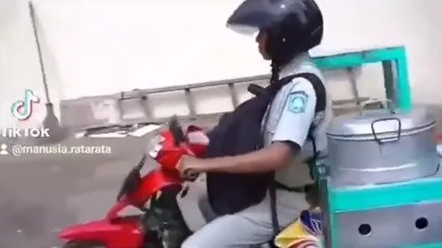 Berjualan Bakso Sambil Sekolah Hingga Motor dan Gerobaknya Terbakar, Pria Ini Justru Berhasil Raih Kesuksesan/dok. TikTok @dunia_kaumhawa.