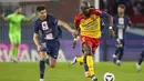 Sedangkan Lens, yang bermain dengan 10 orang sejak menit ke-19, mencetak gol lewat penalti Przemyslaw Frankowski. (AP Photo/Michel Euler)