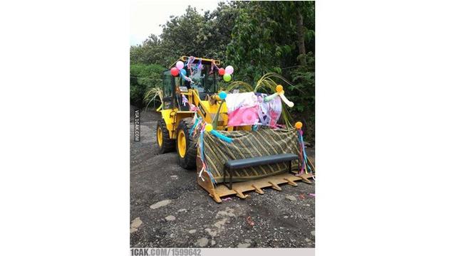 6 Kendaraan Pengantin Antimainstream Ini Bikin Geleng Kepala