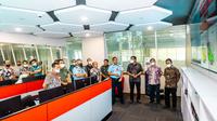 kunjungan Mabes TNI ke Stasiun Pengedali Utama Satelit Telkom yang diwakili hadir Marsda TNI Agus M. Bahron selaku Askomlek Panglima TNI, beserta jajaran pada Kamis, 12 Mei 2022. (Dok Telkomsat)
