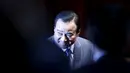 PM Korsel, Lee Wan Koo saat menghadiri upacara perpisahannya di kompleks Pemerintah, Seoul, Senin (27/4/2015). Lee mengundurkan diri setelah dituduh menerima dana tidak sah dari seorang pengusaha yang kemudian bunuh diri.  (REUTERS/Kim Hong-Ji)