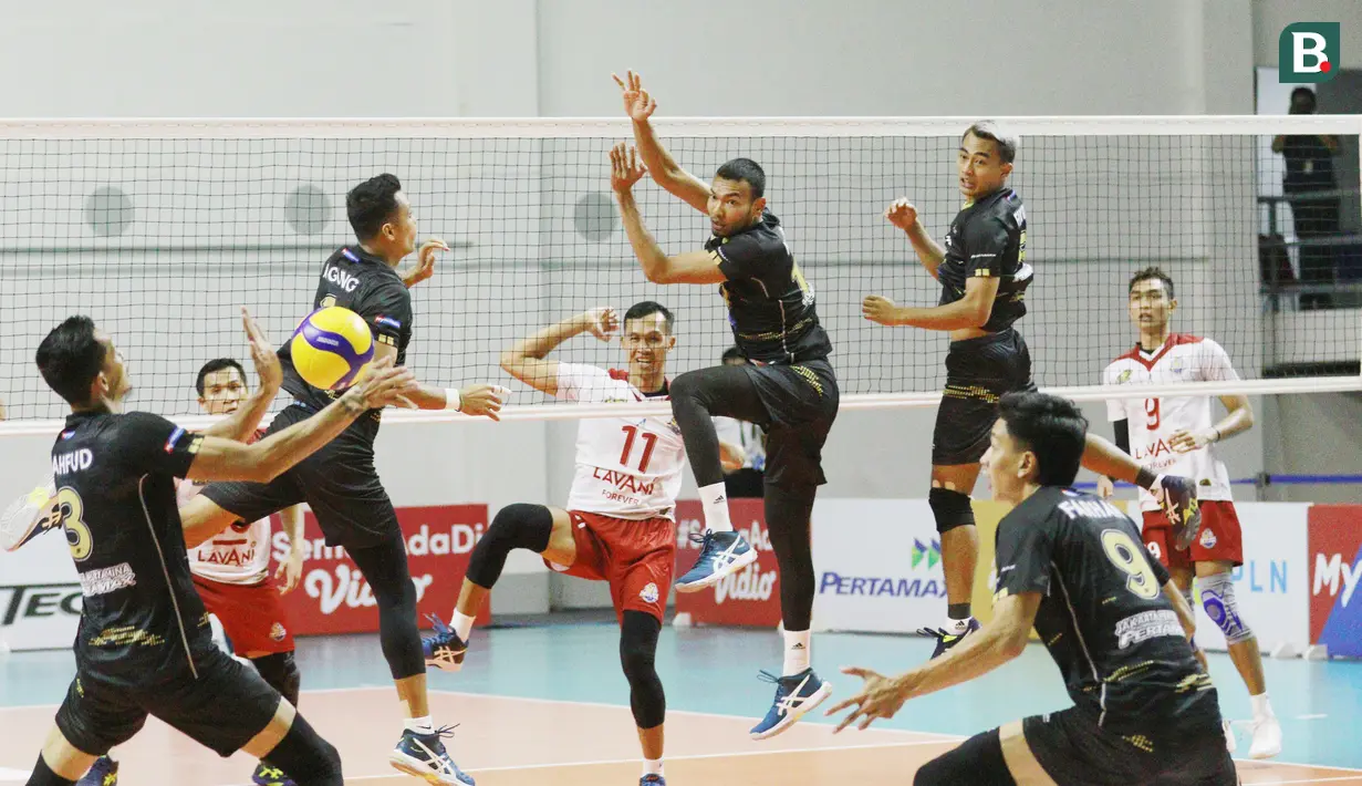 Pada laga pamungkas seri kedua ini, Pertamina tampil luar biasa. Farhan Halim dan kawan-kawan terus memberi tekanan ke klub milik Presiden RI ke-6 Susilo Bambang Yudhoyono (SBY) itu. (Bola.com/M Iqbal Ichsan)