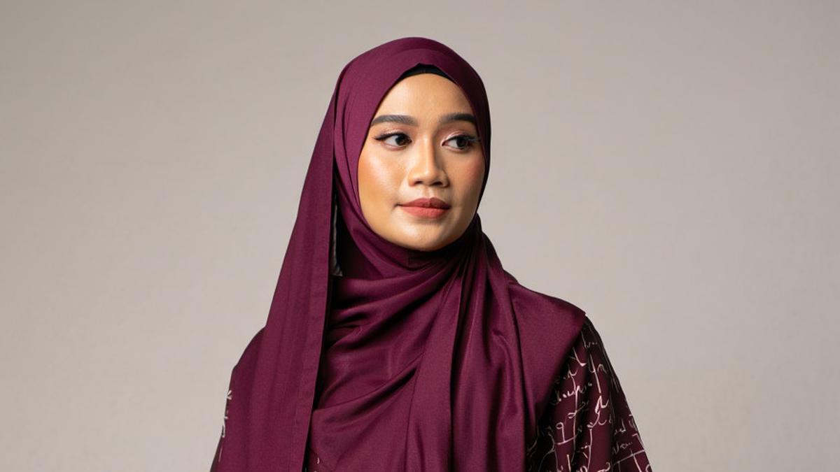 7 Model Gamis Draperi Kombinasi Batik Tulis Mewah dan Berkelas, Kekinian 2025