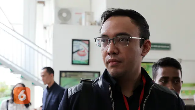 [Bintang] Sidang Hak Asuh Anak Sandy Tumiwa