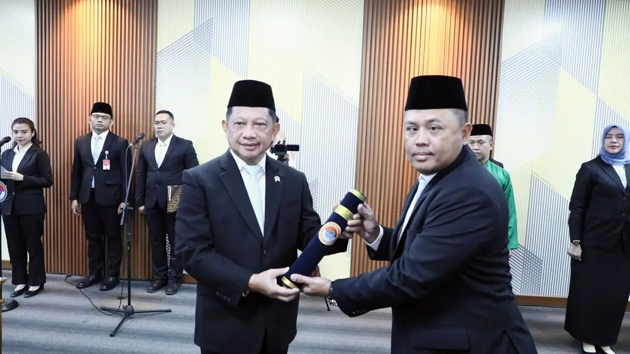 Mendagri Muhammad Tito Karnavian melantik Mayjen TNI Edi Nurhabad sebagai Deputi Bidang Pengelolaan Infrastruktur Kawasan Perbatasan BNPP.