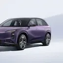Hongqi Bikin Sunroof Tenaga Surya, Bisa Hasilkan 400 kWh Listrik per Tahun
