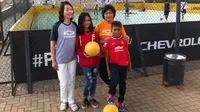 Dua bocah Indonesia yang jadi maskot Manchester United