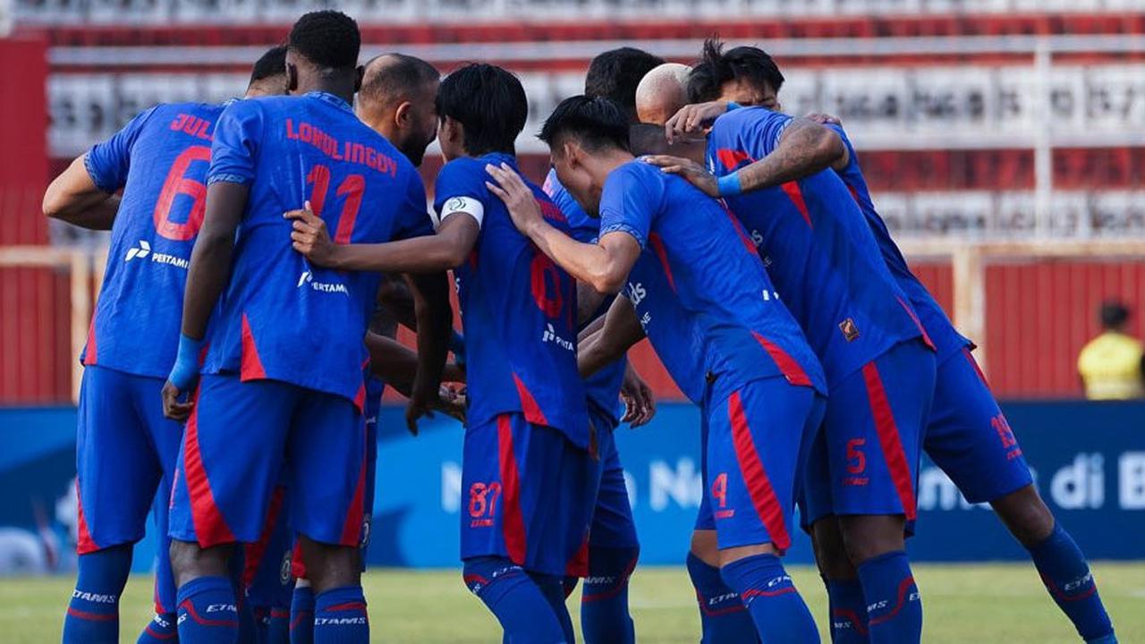 Pelatih Arema FC Ikut Lempar Pujian pada Timnas Indonesia