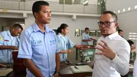 Menteri Ketenagakerjaan (Menaker) M. Hanif Dhakiri saat mengunjungi Laboratoriun Pelatihan Politeknik ATMI Sikka (Kampus Cristo re Maumere), NTT.